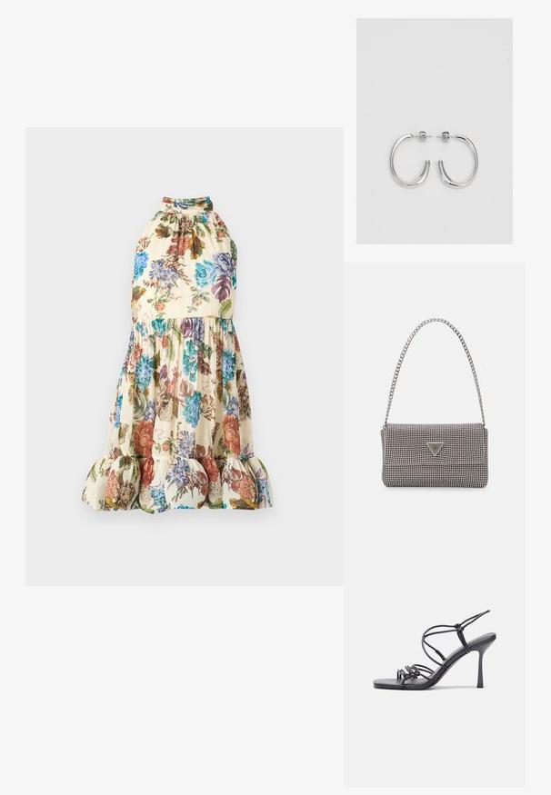 Robe fleurie avec un fond crème et des motifs floraux colorés. Design à col halter avec une taille froncée et un ourlet volanté.; Des sandales noires à talons hauts avec des fines lanières au design noué, un bout carré lisse et un talon aiguille élégant.; Sac à main en métal gris clair avec une bandoulière en chaîne, orné de petits clous métalliques ronds et d'un logo de marque triangulaire.; Boucles d'oreilles en argent avec une finition lisse et brillante. Forme arrondie, conception légère, avec un fermoir à tige.