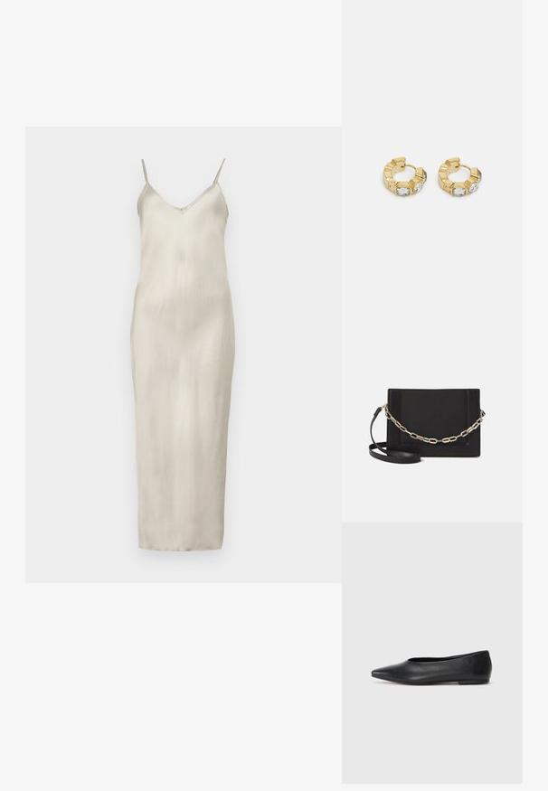 Satin-Nachthemd in hellem Beige mit dünnen verstellbaren Trägern, V-Ausschnitt und geradem, bodenlangen Schnitt mit glatter Textur.; Schwarze Leder-Balletschuhe, spitze Zehenform, minimalistische Gestaltung, glatte Textur, niedriger Absatz, keine sichtbaren Beschläge oder Verzierungen.; Schwarze Leder-Crossbody-Tasche mit glatter Textur, rechteckiger Form und metallic-kettendetail auf der Vorderseite. Verstellbarer Gurt inklusive.; Goldene Creolen mit einem strukturierten Design und drei klaren Kristallakzenten auf einer Seite, die eine moderne geometrische Ästhetik bieten.