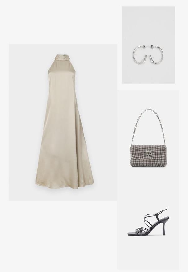 Abito lungo in satin beige chiaro, con colletto alto e silhouette fluida. Texture liscia con una leggera lucentezza, senza motivi visibili.; Sandali neri con tacco alto presentano sottili cinturini con design annodato, una punta quadrata liscia e un elegante tacco a spillo.; Borsa a mano metallica grigia chiara con tracolla a catena, impreziosita da piccoli chiodi metallici circolari e da un logo triangolare del marchio.; Orecchini a cerchio in argento con superficie liscia e lucida, caratterizzati da una forma curva e chiusura a perno. Design minimalista con finitura moderna.