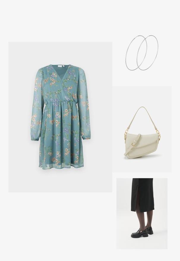 Kukuhar selubung bunga dalam kain teal lembut dan transparan. Dilengkapi dengan lengan panjang, leher V, dan pinggang yang terikat dengan rok yang mengalir.; Mustat nahkakengät pyöreällä kärjellä, paksulla lohkopohjalla ja joustavilla sivuakkesseilla, yhdistettynä tummiin sukkahousuihin ja mustaan hameeseen, jossa on halkio.; Pieni kerma beige käsilaukku, jossa on teksturoitu pinta, pitkä säädettävä olkahihna, ketjua korostava yksityiskohta ja läppälukko. Kultaista metalliosaa.; Hopehope hopeilla, joissa on minimalistinen muotoilu. Pyöreä muoto, sileä pinta ja ohut profiili. Kevyet ja kiillotetut.