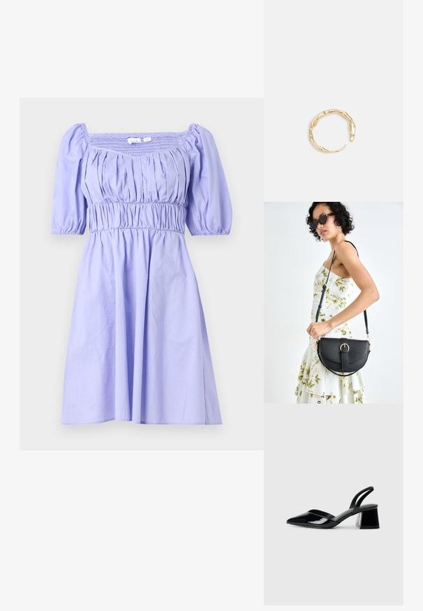 Lila Kleid mit kurz puffärmel, gerafftem Oberteil und fließendem Rock. Hergestellt aus leichtem Stoff mit gerafften Details.; Schwarze Lackleder-Slingback-High Heels mit spitzem Schuh und einem geometrischen Blockabsatz. Verfügt über ein schlankes, minimalistisches Design und eine glatte Textur.; Schwarze Lederhandtasche mit geschwungener Form, abnehmbarem Tragegurt und goldenen Beschlägen. Die Tasche verfügt über einen Deckel mit einer Schnallen-Details.; Goldfarbener Ring mit einem organischen, gedrehten Design, glatter Oberfläche und sich verjüngenden Enden, was ein modernes, skulpturales Erscheinungsbild erzeugt.
