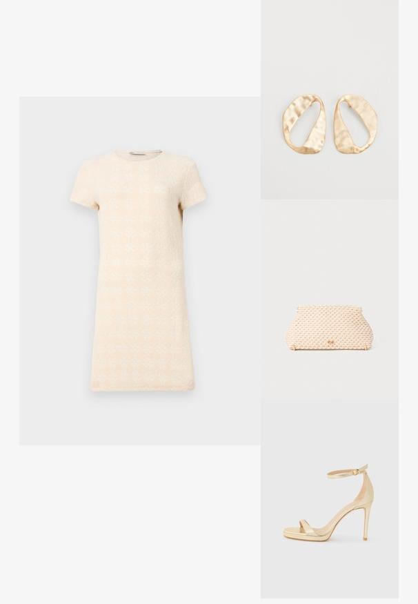 Lyhythihainen mekko vaaleanbeige sävyssä, jossa on strukturoitu timantti-kuvio. Yksinkertainen, suora leikkaus ja pyöreä pääntie.; Kultaiset metalliset korkokengät avonaisella kärjellä, nilkkaremmi soljella ja korkea pohja lisäkorkeutta varten. Suora pinta.; Kudottu beige käsilaukku pyöreällä muotoilulla, kultasävyisillä metalliosilla ja teksturoidulla pinnalla. Sulkemismekanismi ylhäällä.; Pari epämuodostuneita soikeita kultasävyisiä metallikorvakoruja, joissa on teksturoitu, hieman hakattu pinta valkoista taustaa vasten.