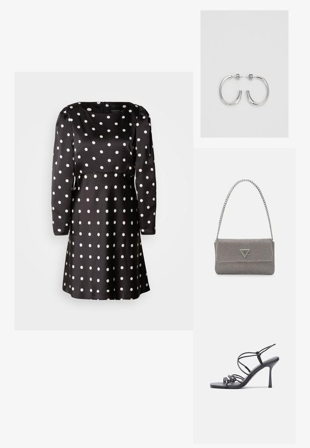 Robe noire à pois avec des manches longues et un col arrondi. Fabriquée en tissu lisse, elle présente des motifs circulaires blancs partout.; Des sandales noires à talons hauts avec des fines lanières au design noué, un bout carré lisse et un talon aiguille élégant.; Sac à main en métal gris clair avec une bandoulière en chaîne, orné de petits clous métalliques ronds et d'un logo de marque triangulaire.; Boucles d'oreilles en argent avec une finition lisse et brillante. Forme arrondie, conception légère, avec un fermoir à tige.