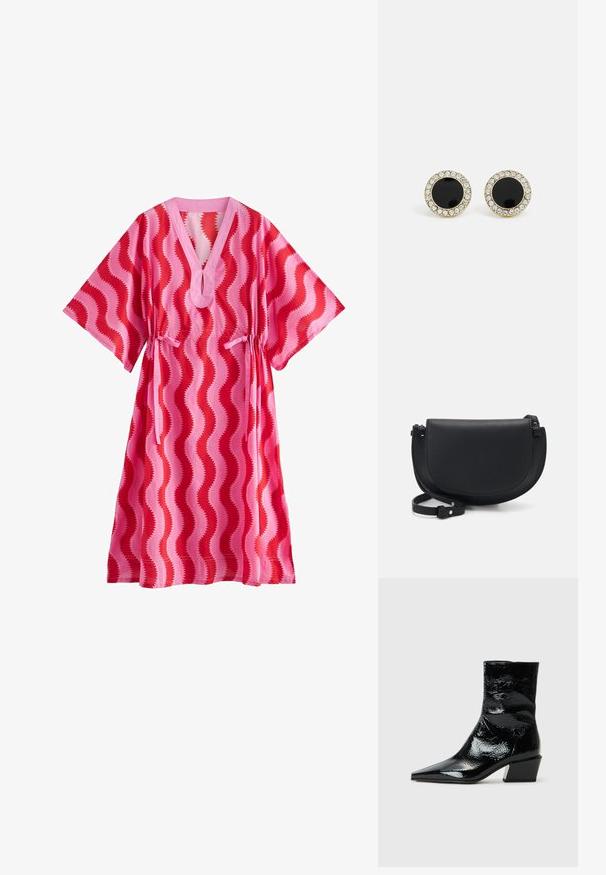 Cath Kidston KAFTAN - Denní šaty - pink red swirl print; Černé lakované kotníkové boty s špičatou špičkou, texturovaným povrchem a silným blokovým podpatkem. Elegantní design s hladkým, lesklým povrchem.; Černá kožená kabelka přes rameno s zakřiveným tvarem, magnetickým uzávěrem, nastavitelným popruhem a raženým logem na přední straně.; DKNY INLAY STUD - Náušnice - black/gold-coloured