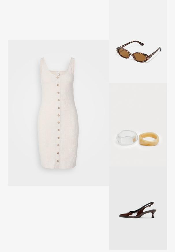Vestido canelado de um tom bege claro, com decote em forma de barco e alças estreitas, apresentando uma linha de 7 botões redondos bege na parte frontal.; Sapato slingback em pele sintética castanha com bico pontiagudo e salto moderado. Apresenta uma fivela para um ajuste seguro. Textura suave.; Óculos de sol em tartaruga com lentes ovais, com tonalidade castanha, hastes finas com padrão texturizado, estrutura leve em plástico.; Anéis de resina clara e âmbar, um liso e transparente, o outro com um acabamento texturizado em âmbar. Ambos apresentam designs arredondados e robustos.