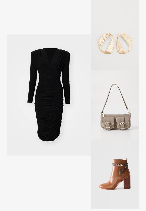 Juodas ilgos rankovės suknelė su V formos iškirpte, raukšlėta apdaila, glotni medžiaga ir prigludusi siluetas, kylanti iki kelių.; Ruda odinė kulkšninė batai su sluoksniuoto blokinio kulno, šonine dirželiu su auksiniais skaidriomis ir auksiniu "MK" logotipo sagtimi.; Šviesiai ruda tekstūruota rankinė su reguliuojama petneša, dviem priekiniais kišenėmis, užsegamomis sagtimis, ir auksiniais aksesuarais. Uždarymas užtrauktuku viršuje.; Nedidelis nereguliarus ovalo formos aukso tono metalinių auskarų pora su tekstūruota, šiek tiek kalta paviršiumi ant balto fono.