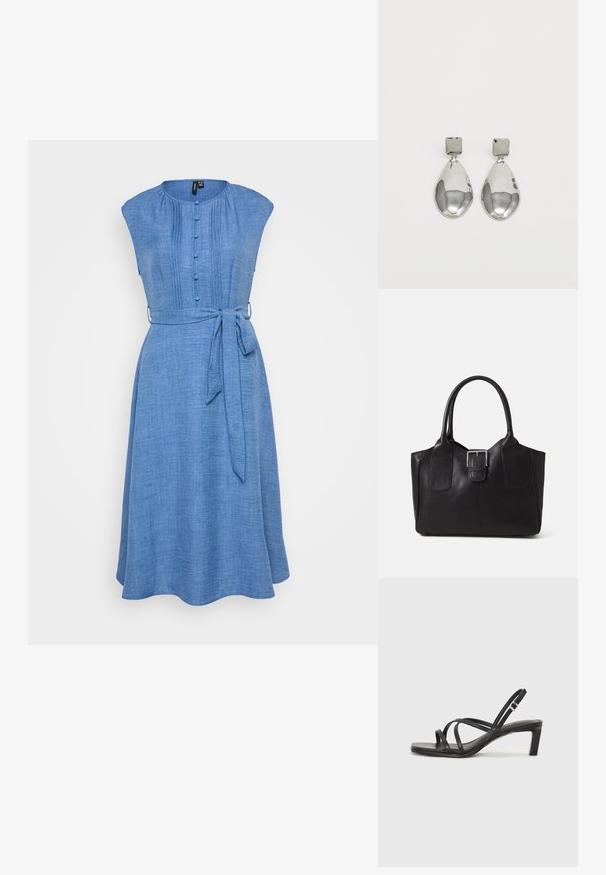 Rochie din chambray albastru, cu mâneci scurte, cu închidere prin nasturi în față și curea la talie. Prezintă pliseuri verticale pentru textură și o margine evazată.; Sandal cu barete negre, cu vârf pătrat și toc mic de bloc. Prezintă mai multe barete subțiri și o bareta ajustabilă la gleznă. Fabricat din piele netedă.; Geantă tote din piele neagră cu textură netedă, formă structurată, două mânere și un detaliu proeminent din aliaj de argint pe partea din față.; Cercei din argint cu stud pătrat, având un finisaj neted și lustruit, într-o formă de lacrimă, care reflectă lumina cu o suprafață lucioasă.