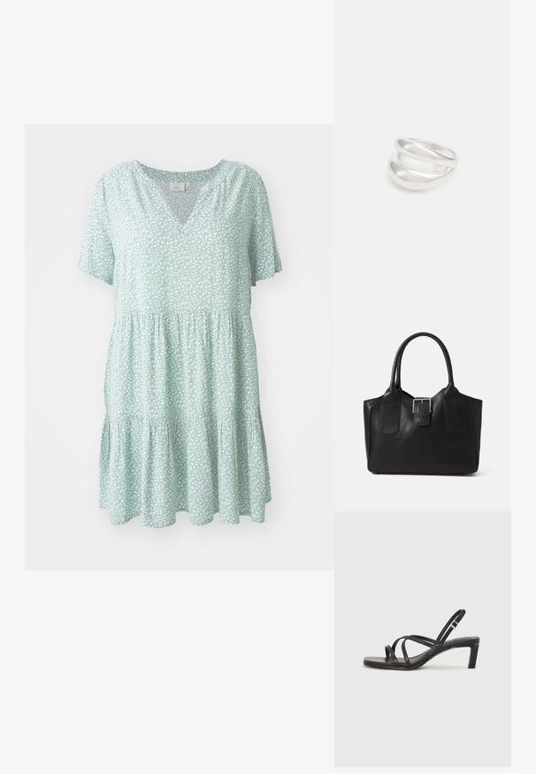 Šviesiai žalia suknelė su V formos iškirpte, trumpomis rankovėmis ir rauktiniu tiered sijonu. Puošia balta lapų raštas visame paviršiuje.; Juodi šlepetės su kvadratiniu pirštu ir žemu bloku kulnu. Yra keli ploni dirželiai ir reguliuojamas kulkšnies diržas. Pagaminti iš lygios odos.; Juodas odinis nešiojamas krepšys su lygiu paviršiumi, struktūrine forma, dviem rankenėlėmis ir ryškiu sidabriniu sagties akcentu priekyje.; Sidabrinis dvigubas žiedas su lygiu, poliruotu paviršiumi. Pasižymi sklandžiu, kreiptu dizainu su persipinančiomis dalimis, suteikiančiomis modernų išvaizdą.; Sidabrinis dvigubas žiedas su lygiu, poliruotu paviršiumi. Pasižymi sklandžiu, kreiptu dizainu su persipinančiomis dalimis, suteikiančiomis modernų išvaizdą.