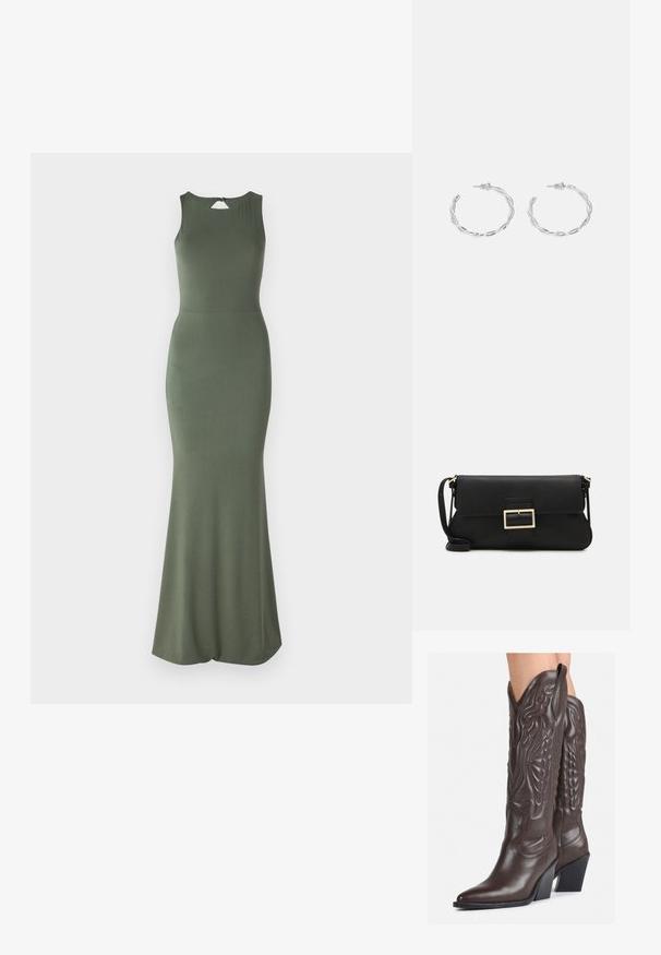 Olive zelena, brezrokavna obleka z oprijetim telesom in razširjenim krilom. Ima detalj odprtine na hrbtu in gladek, raztegljiv material.; Rjave usnjene kavbojske čevlje z ostrim nosom in blok peto, ki vsebujejo podrobno šivanje in dvignjene dodatke na zgornjem delu.; Črna usnjena torbica na preklop z zlato kovinsko zaponko. Vključuje črn trak in eleganten, minimalističen dizajn.; Srebrni uhani v obliki obročka s spiralnim dizajnom, ki imajo sijajno površino in zapiralo na zadnji strani. Mere znašajo približno 3 cm v premeru.