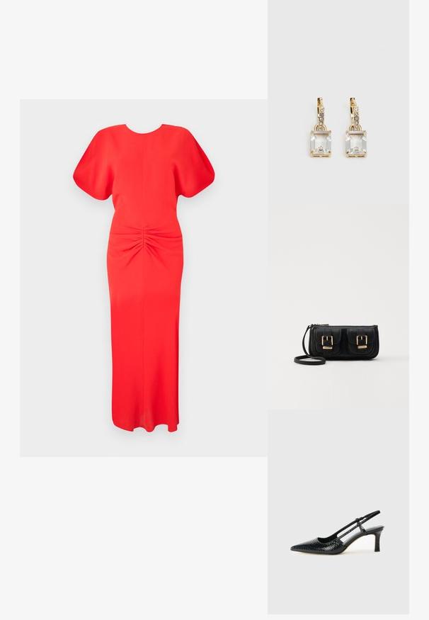 Czerwona sukienka midi z krótkimi bufkami, okrągłym dekoltem i marszczeniem w talii. Gładki materiał o opływowym fasonie.; Czarne lakierowane czółenka na obcasie typu slingback z wąskim noskiem, z teksturowanym wzorem wężowym, regulowanym paskiem oraz krótkim, teksturowanym obcasem w kształcie słupka.; Czarna skórzana torba na ramię z dwoma przednimi kieszeniami, złotymi klamrami, zamkiem błyskawicznym i cienkim paskiem. Teksturowana powierzchnia i kompaktowy prostokątny kształt.; Złote kolczyki z prostokątnym, przezroczystym kryształem zwisającym poniżej rzędu małych, okrągłych, przezroczystych akcentów. Elegancki, nowoczesny design.