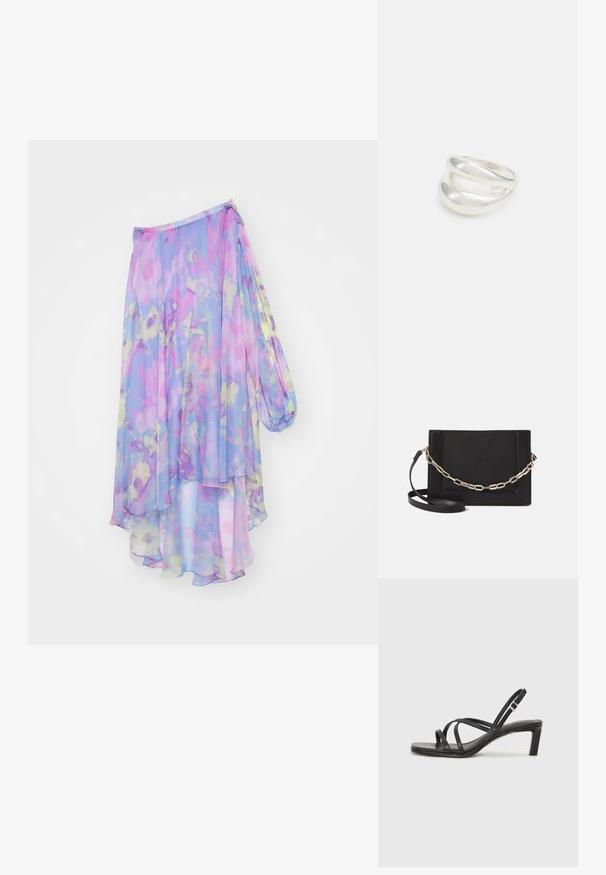 Cras DRESS - Proginė apranga - purple; Juodi šlepetės su kvadratiniu pirštu ir žemu bloku kulnu. Yra keli ploni dirželiai ir reguliuojamas kulkšnies diržas. Pagaminti iš lygios odos.; Juodas odinis per petį nešiojamas krepšys turi lygų paviršių, stačiakampio formą ir metalinę grandinėlę priekyje. Pridedama reguliuojama dirželis.; Sidabrinis dvigubas žiedas su lygiu, poliruotu paviršiumi. Pasižymi sklandžiu, kreiptu dizainu su persipinančiomis dalimis, suteikiančiomis modernų išvaizdą.