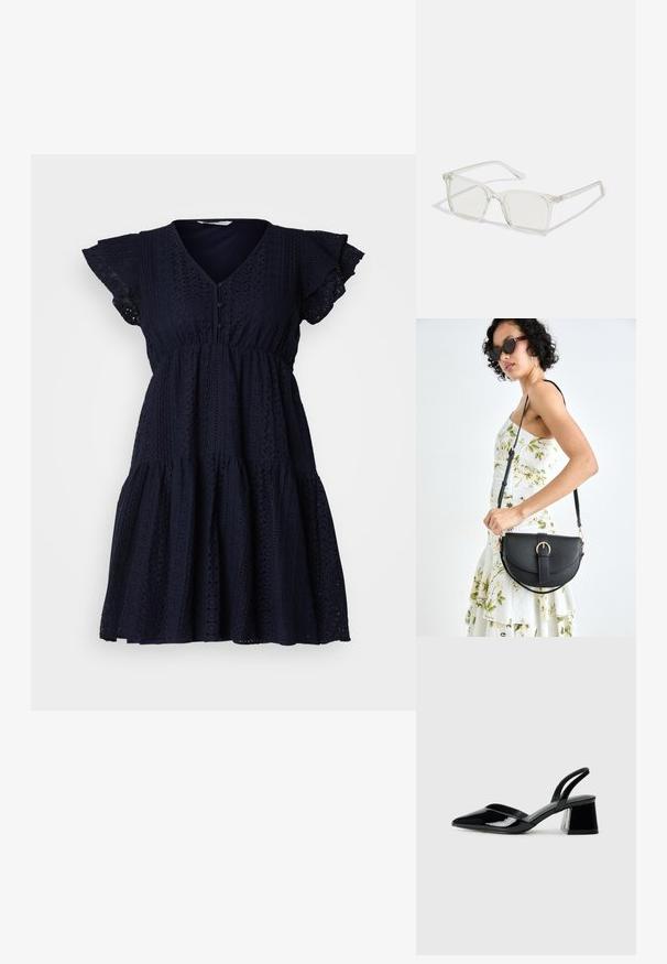 Mørkeblå kjole med V-hals, korte volangermmer, intrikate hullmønstre og et lagdelt skjørt med knappdetaljer.; Svarte patentlær slingback hæler med spiss tå og geometrisk blokk hæl. Har et stilrent, minimalistisk design og jevn tekstur.; Klare plastiske briller med kvadratisk innfatning og gjennomsiktige linser, med gullfiner på brillestengene for ekstra detalj.; Svart lærveske med en buet form, avtagbar stropp og gullbeslag. Vesken har et klaff med spenne-detall.