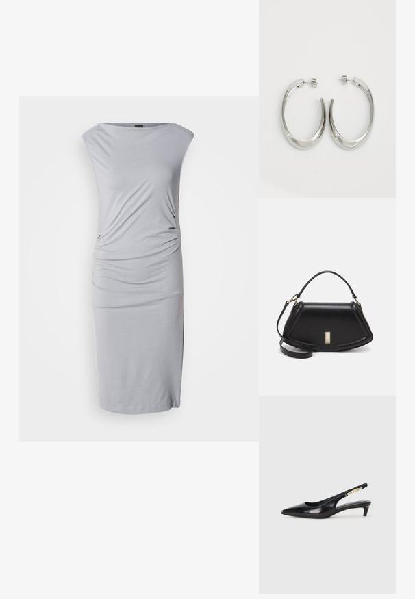 Γκρι φόρεμα midi από ζέρσεϊ με χαλαρή λαιμόκοψη, draped πλευρές και εφαρμοστή σιλουέτα. Μαλακή υφή με λεία φινίρισμα και πλαϊνά σκισίματα.; Μαύρες δερμάτινες γόβες slingback με μυτερή μύτη, διαθέτοντας λεπτό τακούνι και χρυσή λεπτομέρεια στην ρυθμιζόμενη λωρίδα. Λείος υφές.; Μαύρη δερμάτινη τσάντα με δομημένο σχέδιο, που διαθέτει κομμένο σχήμα, επάνω λαβή και χρυσά μεταλλικά στοιχεία. Περιλαμβάνει ρυθμιζόμενο λουρί ώμου.; Ασημένια σκουλαρίκια κρίκοι με μαλακή, καμπυλωτή σχεδίαση. Διαθέτουν γυαλιστερή μεταλλική υφή και κλείσιμο με σφίγγα. Χωρίς ορατά μοτίβα ή διακοσμήσεις.