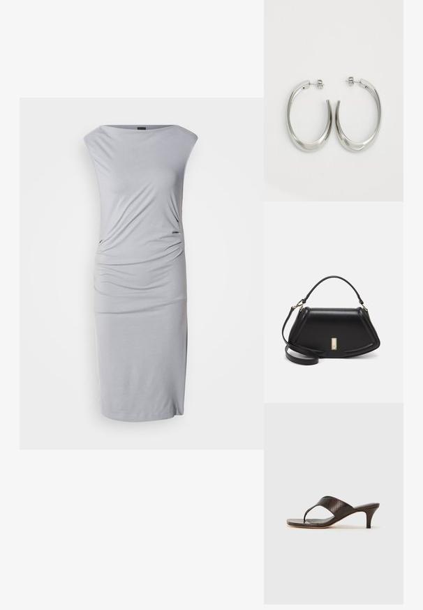 Szara midi sukienka z dzianiny z luźnym dekoltem, drapowanymi bokami i dopasowanym krojem. Miękka tekstura z gładkim wykończeniem i bocznymi rozcięciami.; Brązowe sandały na obcasie z sztucznej skóry w wężowy wzór, z designem w forme thong i kwadratowym noskiem. Obcas ma około 5 cm wysokości, z gładkim wykończeniem.; Czarna skórzana torebka o strukturalnym designie, z przyciętą formą, górnym uchwytem i złotymi akcentami. W zestawie regulowany pasek na ramię.; Srebrne kolczyki-hoop o gładkim, zakrzywionym designie. Posiadają błyszczące metaliczne wykończenie i zapięcie na sztyft. Brak widocznych wzorów lub akcentów.