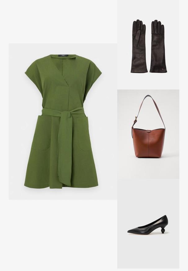 Abito verde oliva con maniche corte, scollatura a V, due tasche frontali e una cintura legata in vita. Realizzato in tessuto leggero.; Scarpa con tacco alto in pelle nera, con punta affilata e tacco arrotondato e bombato. Texture liscia con un design elegante e minimalista.; Borsa a spalla in pelle marrone con forma curvata, texture liscia e una sottile tracolla. Presenta una cucitura discreta e un piccolo dettaglio con logo.; Weekend Max Mara SENAPE - Guanti - nero