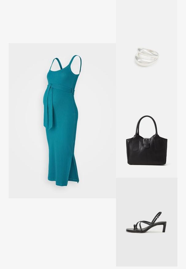 Tkanina u boji tirkizne s rebrastim uzorkom, trudnička haljina s tankim naramenicama, pojasom u struku i bočnim prorezima za lakše kretanje. Izrađena od rastezljive tkanine.; Crne sandale s trakama, kvadratnim prstom i niskom blok petom. Ima više tankih trakica i podesivu trakicu oko gležnja. Izrađene su od glatke kože.; Crna kožna torba za nošenje s glatkom teksturom, strukturiranim oblikom, dvije ručke i istaknutim srebrnim kopčanjem na prednjoj strani.; Srebrna dvostruka prsten s glatkom, poliranom površinom. Karakterizira ga fluidan, zakrivljen dizajn s preklapajućim sekcijama za moderan izgled.