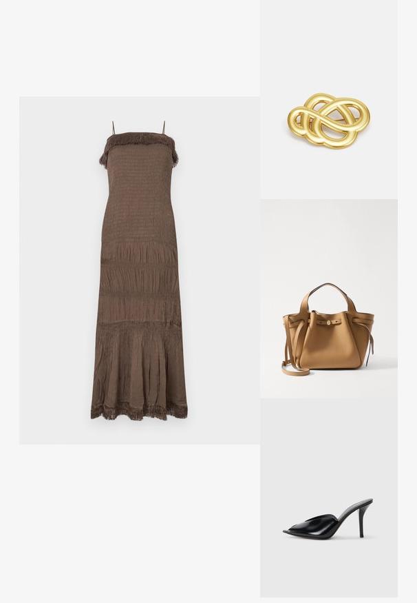 Brun, ærmeløs kjole med smocket bærestykke, lagdelt nederdel og frynser ved halsudskæringen og kanten. Blødt, tekstureret stof.; Sorte læder højhælede mules med åbent tådesign, spidse former, glat tekstur og en slank stiletto hæl.; Tory Burch ROMY PEBBLED SATCHEL - Håndtasker - tiramisu; Guldtonet broche med et knyttet design, der har glatte, buede linjer og en indviklet form, der afspejler en poleret overflade.