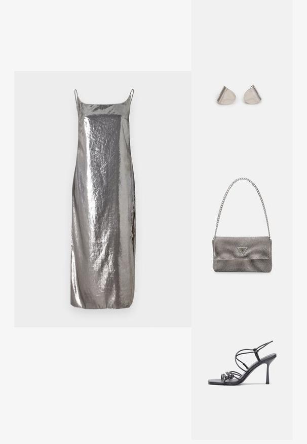 Strieborná kovová sukňová šaty s tenkými ramienkami, hladkou textúrou a rovnou siluetou, s jemným leskom a minimalistickým dizajnom.; Čierne sandále na vysokom podpätku majú tenké remienky s uzlovým dizajnom, hladký štvorcový špičku a elegantný stiletto podpätok.; Svetlošedá metalická kabelka s reťazovým popruhom, ozdobená malými kruhovými kovovými štítkami a trojuholníkovým logom značky.; Strieborné kovové náušnice s hladkým tvarom kvapky a lesklým povrchom. Jemné rytiny pridávajú detail. Minimalistický dizajn.