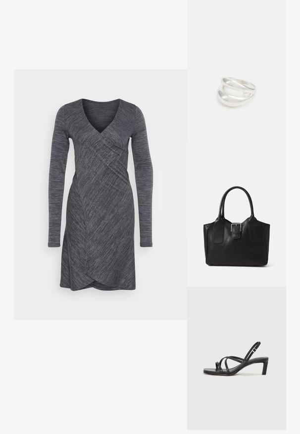 Garais piedurknēm ietērpts kleita tumši pelēkā krāsā ar dziļu V formas kakla izgriezumu, teksturētu audumu un asimetrisku apakšmalu. Elastīgs un piegulošs dizains.; Melnas strappy sandales ar kvadrātveida purngaliem un zemu bloku papēdi. Ievērojamas ar vairākiem plāniem siksniņām un regulējamu potītes siksniņu. Izgatavotas no gludas ādas.; Melnas ādas somiņa ar gludu tekstūru, strukturētu formu, divām rokturām un izteiktu sudraba sprādzi priekšpusē.; Sudraba divu joslu gredzens ar gludu, pulētu virsmu. Iezīmējas ar plūstošu, izliekta dizaina struktūru ar pārklājošām sekcijām modernam izskatam.