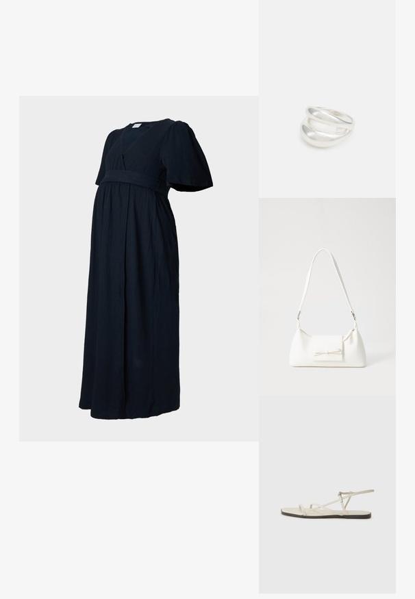 Tumedas meresinises maxi-kleidis, tekstuuriga kangast, V-kaelusega, puffvarrukatega ja kokkutõmmatava vöökohtadega, mis tagab laia istuvuse.; Bežid lame sandaal, millel on mitu peenikest rihma ja reguleeritav pandla. Tallal on lame pind, mille ääres on kerge tumedam kontrast.; Valge sünteetilisest materjalist kott kolmnurkse kujuga, lame esiklapiga ja kaaredetailiga, reguleeritava rihmaga, sileda tekstuuriga ja minimalistliku disainiga.; Hõbedane kahekordne rõngas sujuva, poleeritud pinnaga. Omab voolavat, kõverat disaini, millel on kattuvad sektsioonid, et saavutada kaasaegne ilme.