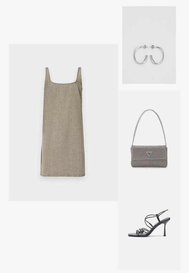 Bez piedurknēm, kvadrātveida kakla līnijas kleita gaiši pelēkā džinsā. Iezīmēta ar taisnu griezumu un sānu šķelumiem, kā arī kontrastējošām šuvēm ap kakla līniju.; Melnas augstpapēžu sandales ar plāniem siksniņām un mezgla dizainu, gluda kvadrātveida purngalu un elegantu stiletto papēdi.; Gaiši pelēka metāla rokassoma ar ķēdes siksnu, rotāta ar mazām apaļām metāla kniedēm un trīsstūra zīmola logo.; Sudraba riņķveida auskari ar gludu, spīdīgu apdari. Apaļas formas, viegla dizaina, ar aizdari uz stieples.