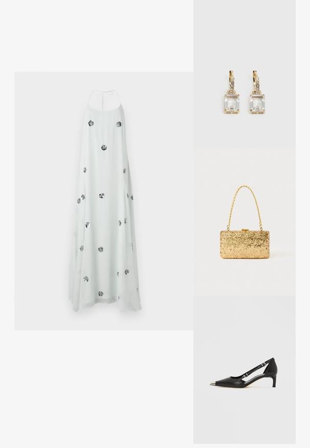 Vestido maxi branco com decote halter, apresentando aplicações de flores prateadas por toda a peça. O tecido leve e fluido cria uma textura suave.; Sapato de salto baixo em pele preta com biqueira pontiaguda prateada e duas tiras com fivela, em fundo branco.; Clutch dourada em lantejoulas com formato retangular, apresentando uma alça de corrente torcida e um fecho de metal, refletindo a luz com um acabamento texturizado.; Brincos em tom de ouro com um cristal retangular claro pendurado abaixo de uma linha de pequenos acentos redondos claros. Design elegante e moderno.