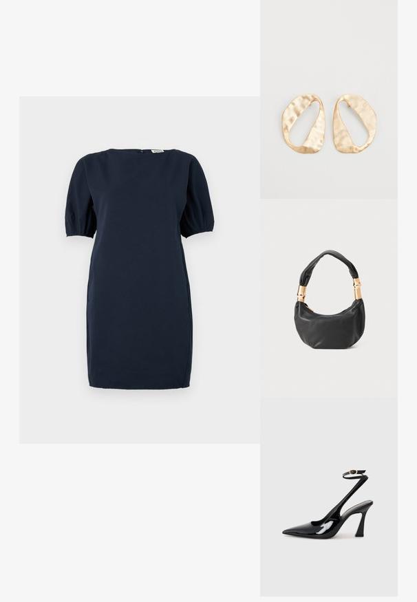 Tumši zili īsām piedurknēm kleita ar apaļu kakla izgriezumu un rāvējslēdzēju aizmugurē, izgatavota no gludas, mīkstas auduma.; Melnas patentā ādas augstpapēžu kurpes ar norādītu purngalu, regulējamu potītes siksniņu un mērenu bloku papēdi. Gluda tekstūra ar spīdīgu apdari.; Melnas ādas rokassoma ar apaļu formu, mīkstu tekstūru un mezgla rokturi, kas rotāts ar zelta tonētiem aksesuāriem. Ar rāvējslēdzēja aizdari.; Pāris neregulāras ovālas formas zelta toņos metāla auskaru ar teksturētu, nedaudz sitētu virsmu uz baltas fona.