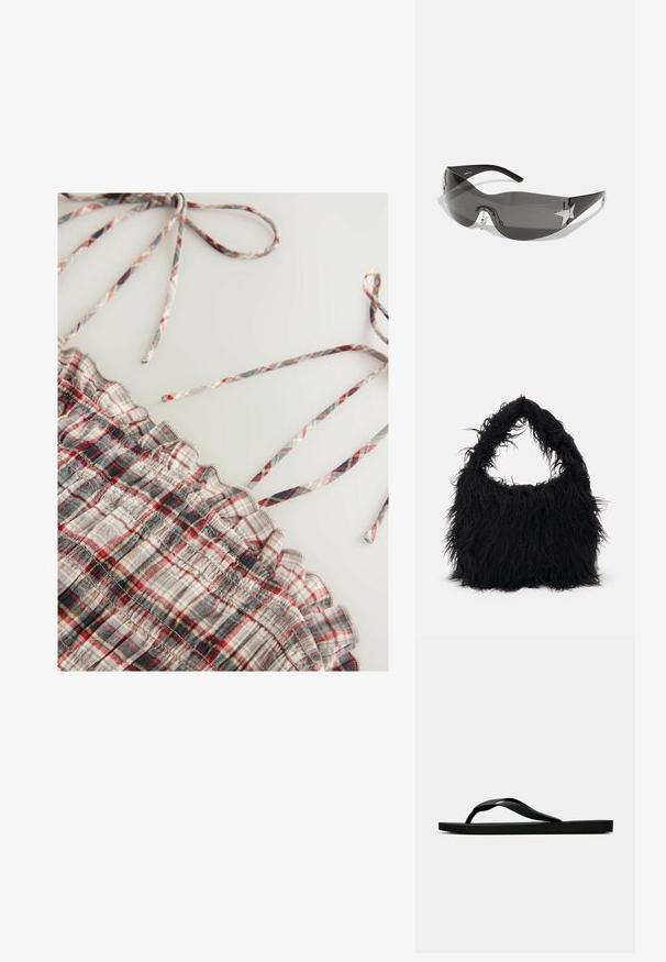 Top a quadretti tessuto con motivi a scacchi grigi, rossi e neri. Presenta bordi arricciati e spalline sottili regolabili. Texture morbida.; Infradito in gomma nera con cinturino testurizzato e suola piatta semplice, mostrati di lato su uno sfondo chiaro e uniforme.; Occhiali da sole neri con design avvolgente, lenti scure, rifiniture a forma di stella brillanti e naselli regolabili.; Even&Odd Shopping bag - black