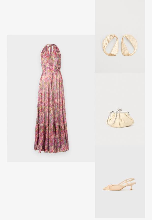 Maxikleid aus leichtem Stoff mit mehrfarbigen Blumenmustern. Verfügt über einen Neckholder, ein gefälteltes Oberteil und einen gestuften, rüschierten Saum.; Stuart Weitzman KITTY - Pumps - beige/barely beige; Faltige beigefarbene Ledertasche mit einem silbernen Metallrahmen, ausgestattet mit zwei runden dekorativen Verschlüssen und einem silbernen Kettenriemen.; Ein Paar unregelmäßige, oval geformte Ohrringe aus goldfarbenem Metall mit einer strukturierten, leicht gehämmerten Oberfläche auf weißem Hintergrund.