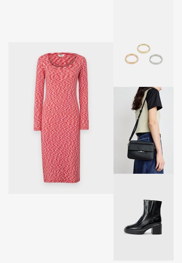 Langärmliges rotes Kleid mit einem runden Ausschnitt, das ein strukturiertes Muster aufweist, das helle und dunkle Rottöne auf einem einfarbigen Hintergrund miteinander kombiniert.; Schwarze Lackleder-Stiefeletten mit einer geschwungenen Zehenpartie, elastischen Seiteneinsätzen und einem klobigen Blockabsatz. Mit geprägtem Logo auf der Rückseite.; Calvin Klein LINEAR CAMERA BAG - Umhängetasche - black; Drei Metallringe: einer in Roségold, einer aus Gold mit strukturierten Akzenten und einer aus Silber, alle mit graviertem Branding auf dem inneren Band.