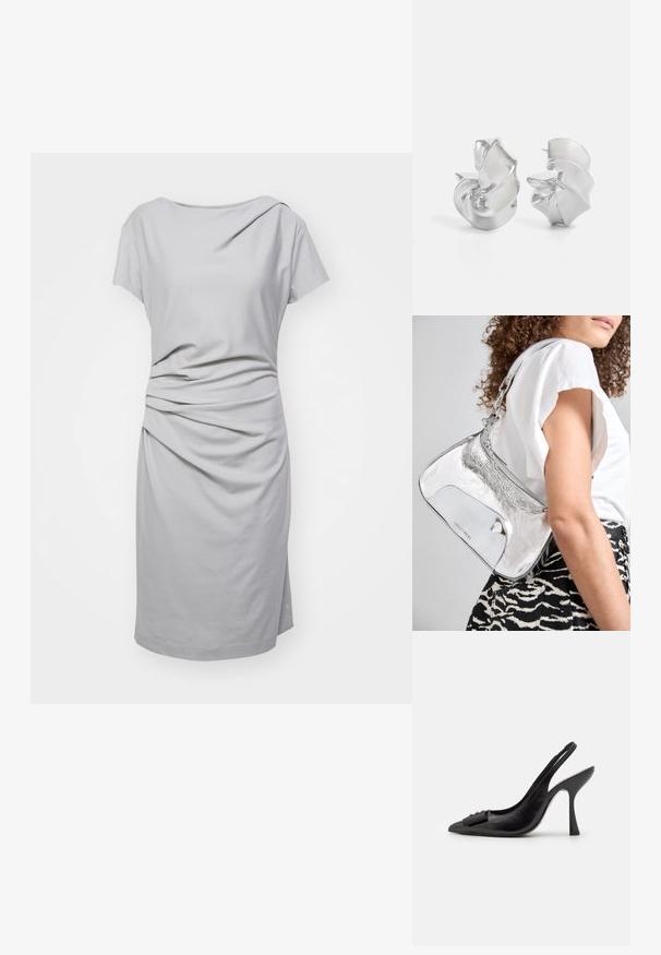 Szara krótka sukienka z krótkim rękawem, wykonana z miękkiej tkaniny, z drapowanym fasonem i marszczeniami w talii oraz prostym krojem.; Czółenka na obcasie z czarnej skóry z odkrytym piętą, o ostrym nosku, smukłym wysokim obcasie i dekoracyjną kokardą. Gładka tekstura i elegancki design.; Srebrna, metaliczna torebka na ramię o gładkiej fakturze, zakrzywionym kształcie, łańcuszkowym pasku oraz wypolerowanej przedniej części z delikatnym grawerem logo.; Srebrne kolczyki o płynnych, spiralnych wzorach. Gładka faktura z polerowanym wykończeniem. Posiadają subtelną poświatę i brak widocznych ozdób.