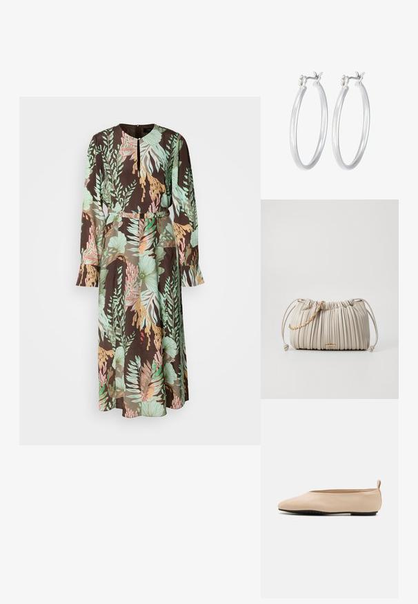 Langærmet kjole med sort baggrund og grønne, koral og pastelfarvede blomster mønstre. Glat stof og en indsnævret talje detalje.; Beige læder balletflade med lav profil, rund tå og sort gummisål, udsmykket med en lille bagkrog for lettere påklædning.; Plisseret creme håndtaske lavet af blødt materiale, med en fletet guld kæde som accent og snørelukning for justerbar form.; Sølv hoop øreringe med en glat, poleret overflade. Rund form og sikker klik-lukning. Letvægtsdesign, der er velegnet til hverdagsbrug.