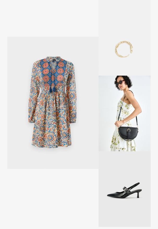Cvetlična obleka s long sleeves, visokim ovratnikom in detajlom z vrvico. Barve vključujejo modro, oranžno in kremasto.; Črne patent usnjene slingback pete s koničastim nosom in majhnim blok peto, ki vključujejo srebrno zaponko na traku.; Črna usnjena torbica s ukrivljeno obliko, z odstranljivo naramnico in zlatimi dodatki. Torbica ima pokrov s podrobnostmi v obliki zaponke.; Zlati prstan s organskim, zvitim dizajnom, gladko površino in taperiranimi konci, ki ustvarja modernega, skulpturalnega videza.