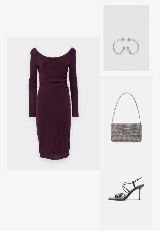 Ilga šviesiai burgundiška suknelė su plataus apykaklės iškirpte, prigludusia siluetu ir subtiliu raukinio akcentu iš vienos pusės. Lygus audinio paviršius.; Juodos aukštakulnės sandalai pasižymi plonyčiais dirželiais su mazgo dizainu, lygiu kvadratiniu pirštu ir elegantišku stiletto kulnu.; Šviesiai pilka metalinė rankinė su grandinėlės dirželiu, papuošta mažais apvaliais metaliniais smeigėmis ir trikampiu prekės ženklu.; Sidabrinės auskarai žiedai su lygiu, blizgiu paviršiumi. Suapvalinta forma, lengvas dizainas, su uždarymu ant smeigtuko.