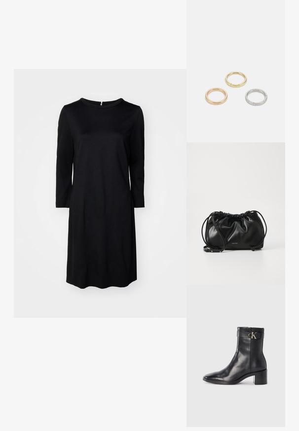 Mustmust pikk kleit ümmarguse kaelusega, pikad varrukad ja tagumine tõmblukk. Sile kangas, ühtlane värv ja ilma mustriteta.; Must musta ankle boot terava nina, plokke konts ja rihm, millel on metalliline logo detail. Sile tekstuur ja minimaalne disain.; Mustmust mustkott, millel on kogutud kujundus, kahekordne nööriga sulgemine ja eemaldatav õlavarre rihm. Omab metallist logo detaile.; Kolme metallist rõngast: üks roosa kuld, üks kuld tekstuursete aktsentidega ja üks hõbe, kõik sisepoolt graveeritud brändinguga.