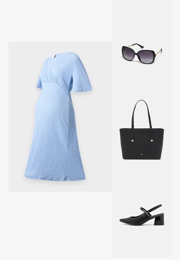 Svetlo modra obleka z teksturirano, nagubano tkanino. Ima kroj v stilu ovitka in kratke široke rokave, meri pod koleni. Enostaven rob.; Črne patentne usnjene salonarce s slingback obliko, s koničastim nosom, zaobljenim izrezom in blok peto. Imajo zlato kovinsko zaponko kot dodatno okrasje.; Črne prevelike sončne očala z degradacijskimi lečami, debelimi okvirji in zlatimi verižicami na ročajih.; Črna torba iz sintetičnega materiala, preproste pravokotne oblike, z zlatimi kvadratnimi detajli in dvojnih ročajem.