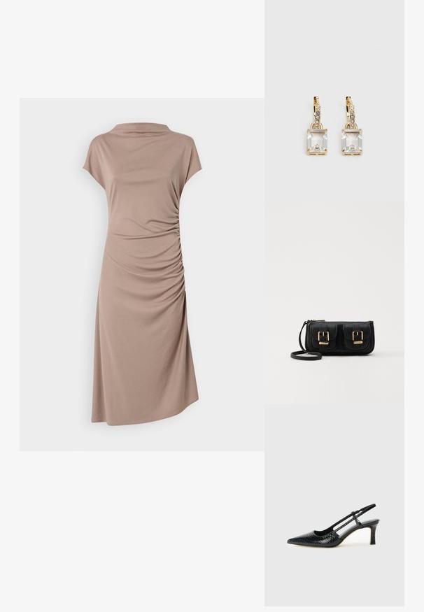 Hnedé šaty s krátkym rukávom vyrobené z jemného materiálu, s klenutým výstrihom a nariasenými detailmi na boku pre priliehavý strih.; Čierne patentové slingback topánky na ihlovom podpätku s špicatou špičkou, s textúrovaným hadím vzorom, nastaviteľným popruhom a krátkym, textúrovaným blokovým podpätkom.; Čierna kožená crossbody taška s dvoma prednými vreckami, zlatými sponami, zipsovým uzatváraním a úzkym popruhom. Štruktúrovaný povrch a kompaktný obdĺžnikový tvar.; Náušnice v zlatej farbe, ktoré majú obdĺžnikový, transparentný kryštál visiaci pod radom malých, guľatých, čírych akcentov. Elegantný, moderný dizajn.