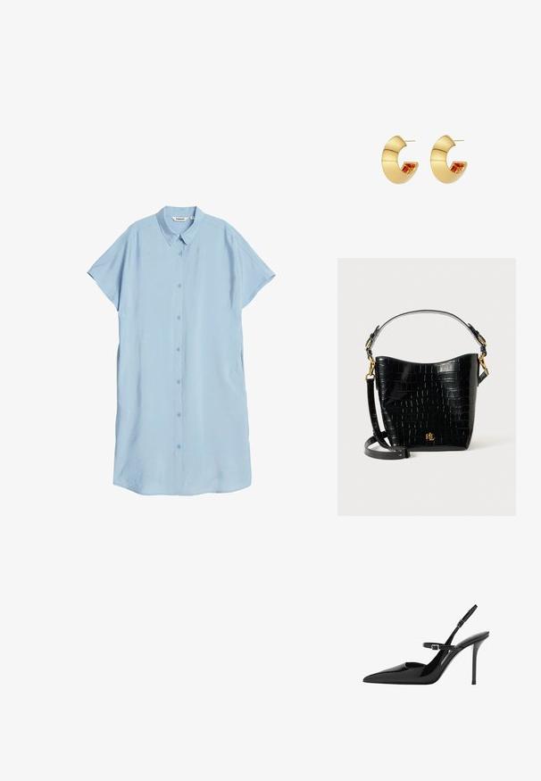 Jasnoniebieska sukienka koszulowa z krótkim rękawem, wykonana z gładkiego materiału, z zapięciem na guziki z przodu, klasycznym kołnierzykiem i bocznymi kieszeniami.; Czarne lakierowane szpilki slingback z ostrym noskiem, regulowanym paskiem i obcasem w kształcie stiletto. Gładka powierzchnia o błyszczącym wykończeniu.; Czarna torba ze skóry z tłoczeniem w krokodylą skórę o zaokrąglonym kształcie, z akcentami ze złotego metalu, regulowanym paskiem oraz detalem logo z przodu.; Hoop earrings w kolorze złotym o zaokrąglonym, błyszczącym wzorze. Posiadają kontrastowy, czerwony detal wewnętrzny. Wykonane z metalu o gładkiej fakturze.