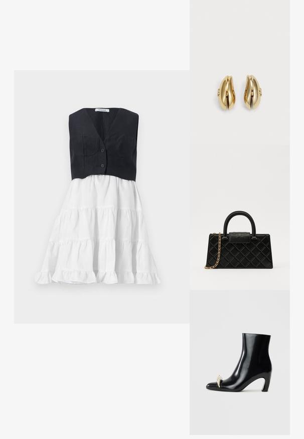 sandro ROBE - Denné šaty - noir/ecru; Čierne členkové topánky vyrobené z lesklej kože, s ostrou špičkou a dekoratívnym zlatým a strieborným akcentom vpredu. Dizajn na blokovom podpätku.; Čierna kabelka vyrobená z textúrovanej kože, s diamantovým vzorom, zlatohnedým reťazovým popruhom a hornou rukoväťou s klopou so zlateným logom.; Náušnice zlatého odtieňa s plynulým, zakriveným dizajnom. Každá náušnica má hladký povrch a malú sponu s dekoratívnym prvkom.
