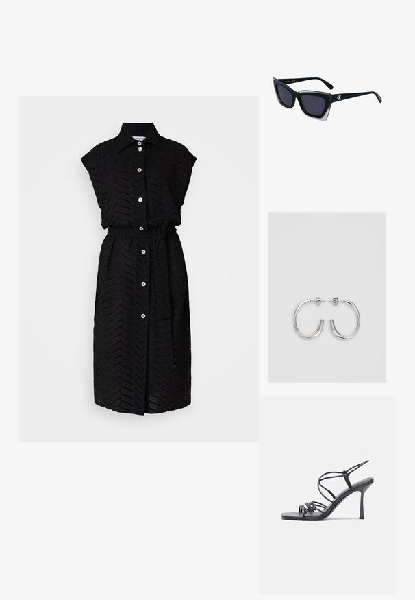 Fekete, galléros ingruha, textúrált, cikk-cakk mintázattal és övvel a deréknál. Könnyű anyagból készült.; Fekete magas sarkú szandálok vékony pántokkal, csomózott mintával, sima négyzetes orral és karcsú stiletto sarkal rendelkeznek.; Fekete, nagyméretű napszemüveg geometrikus formával, sötét lencsékkel és kontrasztos szürke részlettel a kereten. Logó a szárán.; Ezüst karika fülbevalók sima, fényes felülettel, ívelt formával és postazáras zárral. Minimalista, modern kivitel.