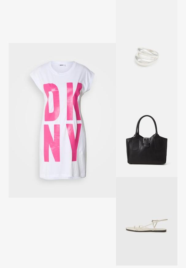 Vit oversized T-shirt med stora, glänsande rosa "DKNY"-bokstäver. Korta ärmar och en avslappnad passform, tillverkad av mjukt bomullsmaterial.; Beige platt sandal med flera smala remmar och ett justerbart spänne. Sulan är platt med en lätt mörk kontrast vid kanten.; Svart läder tote-väska med slät yta, strukturerad form, två handtag och en framträdande silverfärgad spänne på framsidan.; Silver ring med dubbel band och en slät, polerad yta. Har en flödande, böjd design med överlappande sektioner för en modern stil.