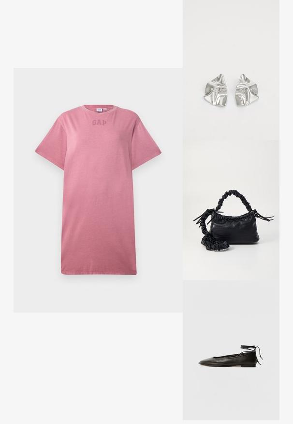 Vaaleanpunainen puuvillainen T-paita, jossa on lyhyet hihat, pyöreä pääntie ja hillitty "GAP"-logo rinnassa. Pehmeä materiaali ja rento istuvuus.; Musta nahka ballet-flatit, joissa on terävä kärki, nilkkaremmiliitos ja litteä pohja, varustettuna sileällä pinnalla ja minimalistisella muotoilulla.; Must-have mustekahvi nahkalaukku krokotiiliaistalla, kiristetty yläosa ja rypistetty hihna. Näyttää pehmeältä ja kompaktilta muotoilultaan.; Hopeakauppaketju, jossa on aaltoileva, veistoksellinen muotoilu ja kiiltävä pinta, esittelee epäsäännöllisiä muotoja, korostaen nykyaikaista estetiikkaa.