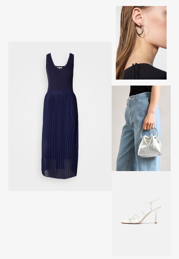 Abito blu navy con un corpetto a coste, scollatura a V e una gonna plissettata e fluida. Il tessuto è morbido con una texture leggera.; Sandalo alto con tacco bianco a strisce, con una base piatta per le dita, un frontale testurizzato con dettagli arricciati e una sottile cinghia alla caviglia.; Borsa a secchiello metallica argento con finitura testurizzata, decorata con un manico rotondo argento e chiusura a cordoncino, tenuta contro dei jeans azzurri.; Orecchino a cerchio in argento con finitura lucida, caratterizzato da piccoli dettagli in oro e una forma tondeggiante, indossato sul lobo.