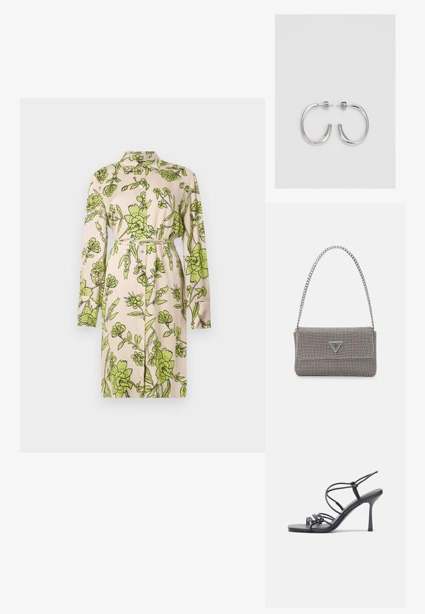 Ljusbeige klänning med ett övergripande grönt blommönster, med krage, långa ärmar, midjebälte och knappstängning fram.; Svarta högklackade sandaler har tunna remmar med en knuten design, en slät fyrkantig tå och en smal stilettklack.; Ljusgrå metallisk handväska med kedjestropp, prydd med små cirkulära metallnitar och en triangulär logotyp.; Silver hoopsörhängen med en slät, glänsande yta, med en böjd form och post-stängning. Minimalistisk design med en modern finish.