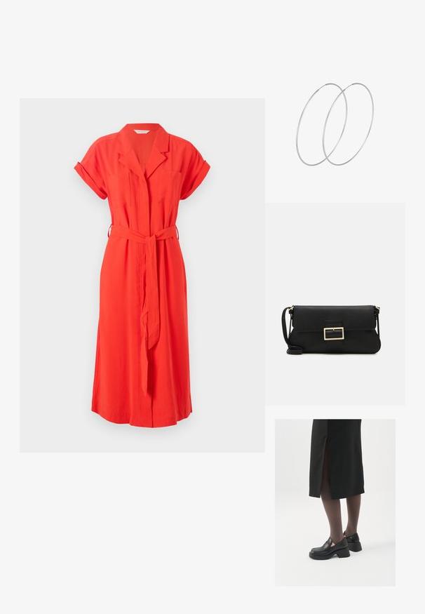 Červené šaty s golierom, krátkymi zvinutými rukávmi, opaskom a dvoma prednými vreckami. Hladká tkanina, voľný strih a midi dĺžka.; Čierne kožené topánky s okrúhlou špičkou, silným blokovým opätkom a elastickými bočnými akcentmi, skombinované s tmavými pančuchami a čiernou sukňou so štiepením.; Čierna kožená clutch taška s klopou a zlatým kovovým detailom s prackou. Obsahuje čierny remienok a elegantný, minimalistický dizajn.; Strieborné kruhové náušnice s minimalistickým dizajnom. Cirkulárny tvar, hladký povrch a tenký profil. Ľahké s lesklým povrchom.