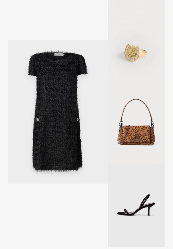 Robe noire à manches courtes, en tissu texturé avec des détails froncés, et deux poches avant ornées d'accents en argent décoratifs.; Une sandale à talons hauts pour femmes en daim noir avec des lanières fines et une boucle dorée sur fond blanc, vue de côté.; Sac à main en cuir suédé à motifs léopard, avec une courte poignée, une bandoulière en chaîne et un fermoir en métal noir. Forme rectangulaire avec une fermeture à rabat.; Bague en or avec un design de couronne à l'intérieur d'un fer à cheval, décorée de petites pierres précieuses claires, sur un fond blanc.