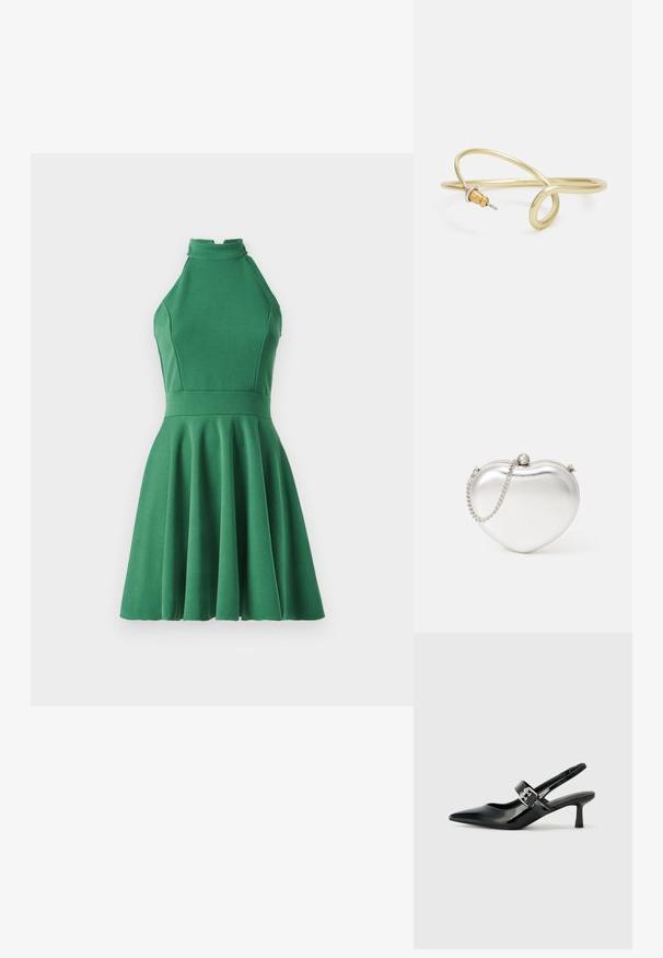 Zaļa halter stila kleita, izgatavota no gludas, elastīgas auduma. Piemērota augšdaļa ar izplešanos apakšdaļā, ar augstu kakla izgriezumu un savalkojumiem.; Melnas lakotas ādas sūkņa kurpes ar norādītu purngali un mazu bloku papēdi, ar sudraba sprādzi akcentā uz jostas.; Sirds formas metāla sudraba somiņa ar gludu tekstūru, aizbāznis un sudraba ķēdes siksna.; Zelta krāsas metāla aproce ar šķidrām, viļņveidīgām formām. Vienā galā ir neliels, izteikts sudraba krāsas akcents.