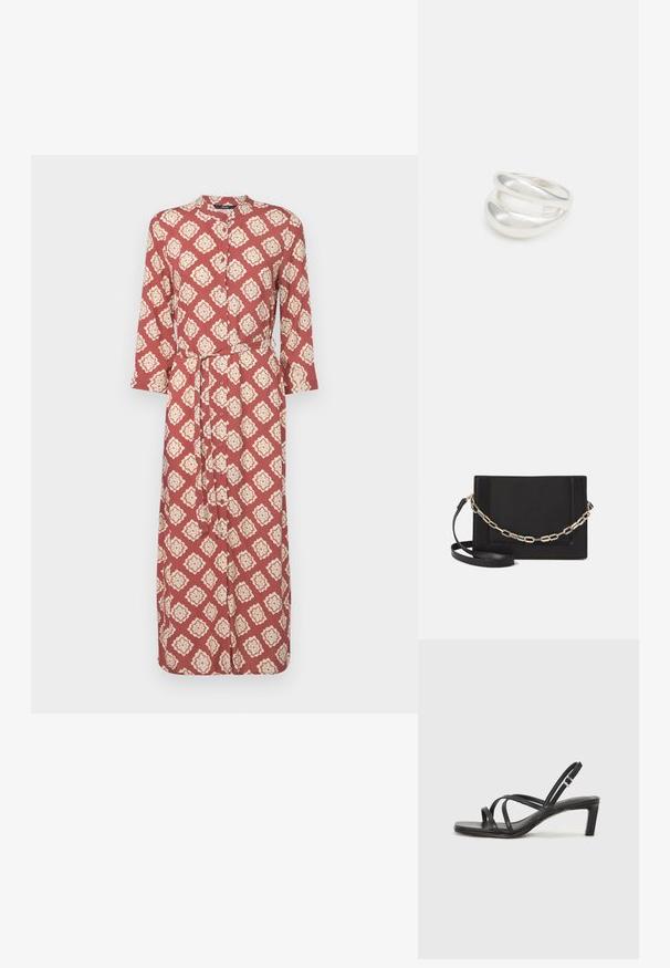 Ilga, mygtukais kostiumas rudai spalvos su kreminiu geometriniu gėlių raštu. Turi ilgas rankoves ir surišamą liemens diržą reguliavimui.; Juodi šlepetės su kvadratiniu pirštu ir žemu bloku kulnu. Yra keli ploni dirželiai ir reguliuojamas kulkšnies diržas. Pagaminti iš lygios odos.; Juodas odinis per petį nešiojamas krepšys turi lygų paviršių, stačiakampio formą ir metalinę grandinėlę priekyje. Pridedama reguliuojama dirželis.; Sidabrinis dvigubas žiedas su lygiu, poliruotu paviršiumi. Pasižymi sklandžiu, kreiptu dizainu su persipinančiomis dalimis, suteikiančiomis modernų išvaizdą.