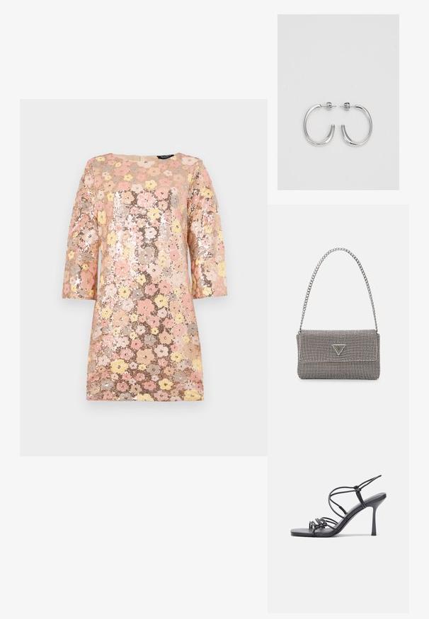 Mirdzoša kleita ar ziedu rakstu rozā, dzeltenās un zelta nokrāsās. Ar trīs ceturtdaļu piedurknēm un noapaļotu kakla izgriezumu. Ar teksturētu virsmu.; Melnas augstpapēžu sandales ar plāniem siksniņām un mezgla dizainu, gluda kvadrātveida purngalu un elegantu stiletto papēdi.; Gaiši pelēka metāla rokassoma ar ķēdes siksnu, rotāta ar mazām apaļām metāla kniedēm un trīsstūra zīmola logo.; Sudraba riņķveida auskari ar gludu, spīdīgu apdari. Apaļas formas, viegla dizaina, ar aizdari uz stieples.