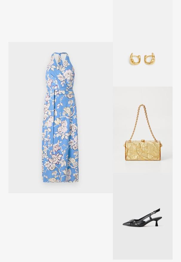Blå blommig omslagsklänning med halterneck, midjeband och en lång, flödande design med stora rosa och krämfärgade rosor på en slät tyg.; Svart lädersko med slingback-design, spetsig tå, dekorativa remmar med metallöglor och en låg klack. Texturerad yta.; Handväska i guld med skrynklig textur och rektangulär form, försedd med en kedjestrap och ett spänne på toppen. Slät, glänsande yta.; Guldörhängen med en slät, rund design och en polerad yta. Örhängena har en kompakt, tjock form och en sömlös spänne.
